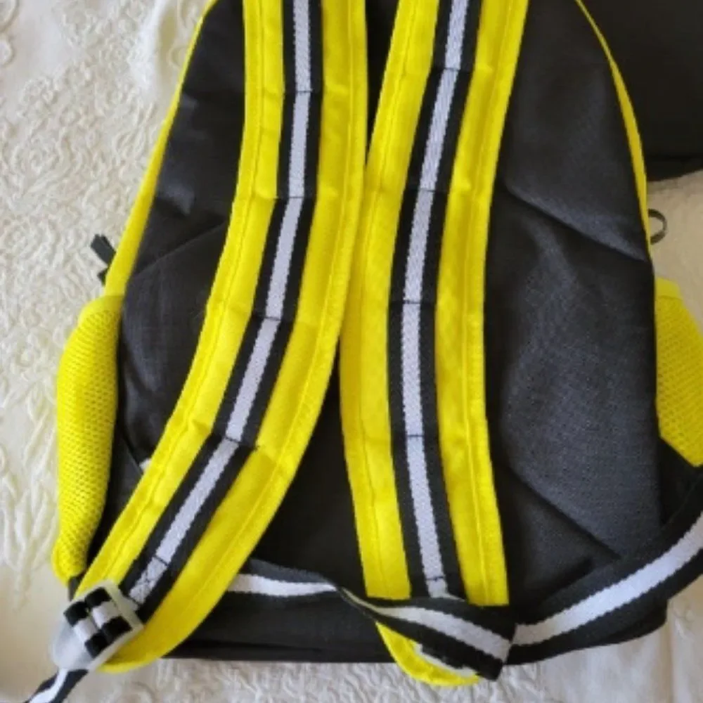 L2D 16" Backpack with Lunch Bag & Headphones - Picture 3 of 7
